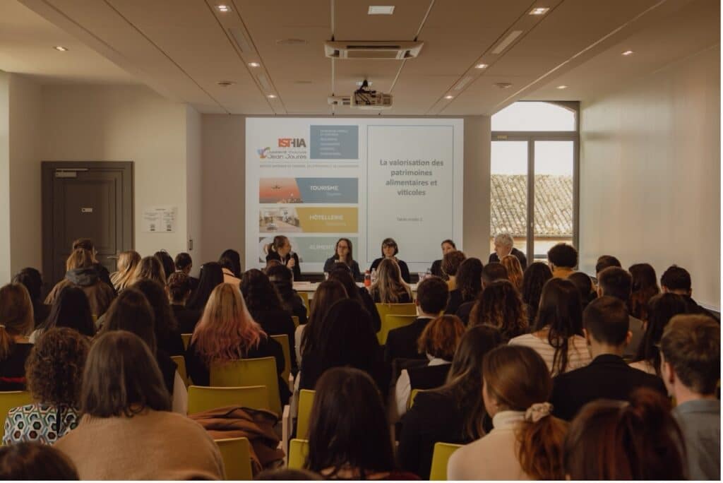 Cours à l'école de tourisme Toulouse INNTO France
